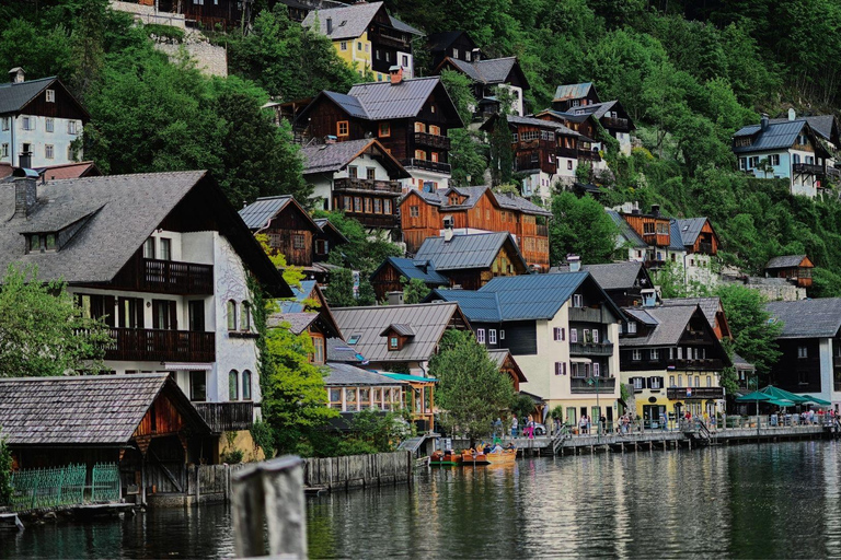 Hallstatt: Fairytale Lakes Tour – St. Gilgen, Mondsee & Wolfgangsee