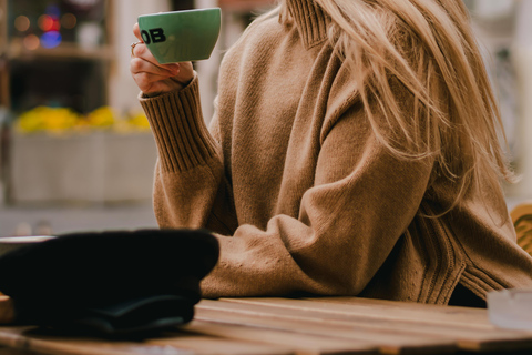 Bucharest: Essential Photo Session in the Charming Streets