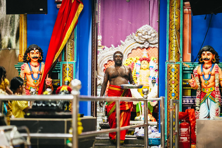 Kuala Lumpur: tour al atardecer por las cuevas de Batu con cena en hoja de plátanoTour compartido con recogida en el hotel