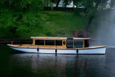Sightseeingtour durch Riga mit dem Kanalboot