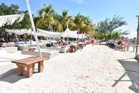 Cancun: Incredible Party on Catamaran+Open Bar-Adults Only!Cancun: Niesamowita impreza na katamaranie + otwarty bar - tylko dla dorosłych!