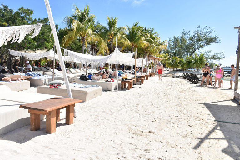 Cancun: Incredible Party on Catamaran+Open Bar-Adults Only!Cancun: Niesamowita impreza na katamaranie + otwarty bar - tylko dla dorosłych!