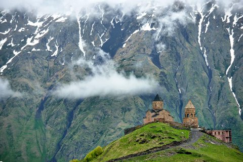 Depuis Tbilissi : Excursion guidée à Kazbegi Gudauri et Ananuri