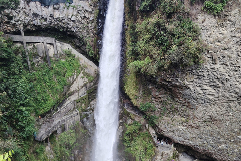 Quito: Baños de Agua Santa, Cotopaxi, Yambo Lagoon Tour, 2 days 1 night