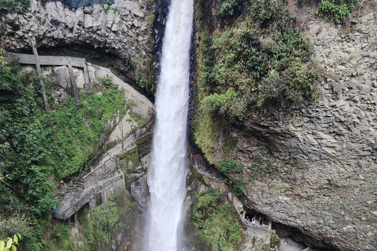 Quito: Baños de Agua Santa, Cotopaxi, Yambo Lagoon Tour, 2 days 1 night