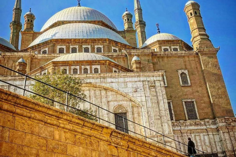 Viaggio nel Sacro Cairo: Esplorando il patrimonio copto e islamico