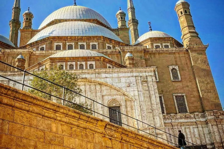 Viaggio nel Sacro Cairo: Esplorando il patrimonio copto e islamico