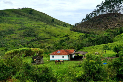 CAMINHO DO OURO - Geführte Tour durch den Atlantischen Wald, Wasserfälle und Geschichten.