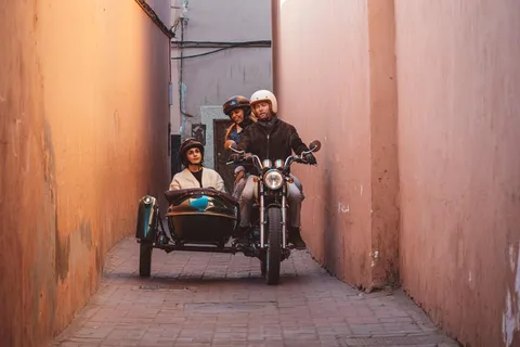 Marrakech : 3h off the beaten path private sidecar tour