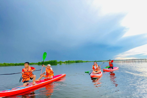Hue Tour to Tam Giang Lagoon & Thuan An Beach by Jeep