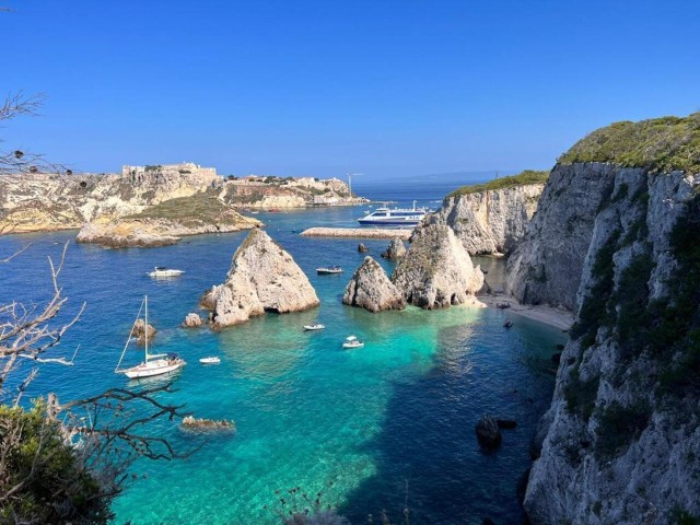 Visit Vieste - Tremiti Islands private tour by dinghy in Monte Sant'Angelo