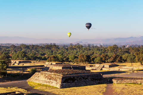 CDMX: Flyg över de imponerande pyramiderna i Teotihuacan i en varmluftsballong