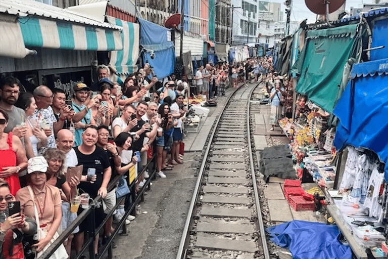 Bangkok Maeklong Train Ride, Floating Market & Dragon Temple Bangkok: Train Ride, Floating Market & Dragon Temple Tour