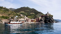 De La Spezia, tournée en bateau Cinque Terre avec déjeuner et vin - Housity