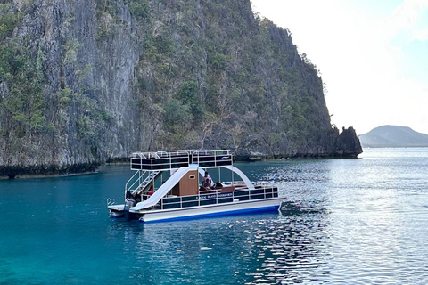 Excursión por las islas de Coron: en barco de fiesta privado de dos cubiertas