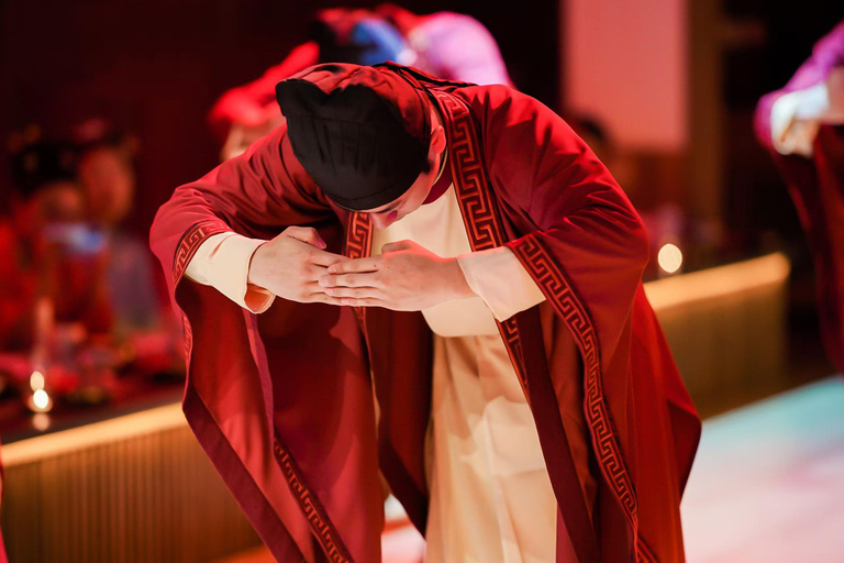 Shanghai: Immersive Han Dynasty Palace Banquet Clothing + Hairstyle + Makeup (excluding meals/photography)