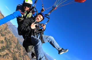 Gleitschirmfliegen in Kathmandu: Erlebe dein Abenteuer in luftiger Höhe