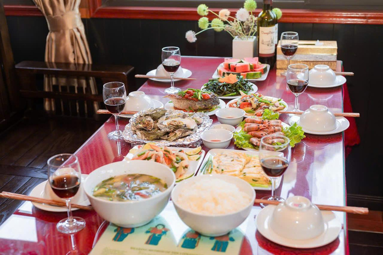 From Cat Ba: Lan Ha Bay & Viet Hai Village with Mango Cruise