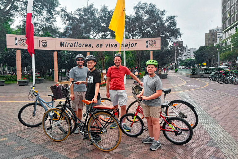 Lima: Tour in bicicletta nei quartieri di Miraflores e Barranco