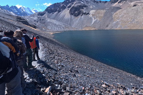 La Paz: Hike with a tour guide to the Ventanani Glacier Lagoon La Paz: Hike with a tour guide to Ventanani Glacier Lagoon
