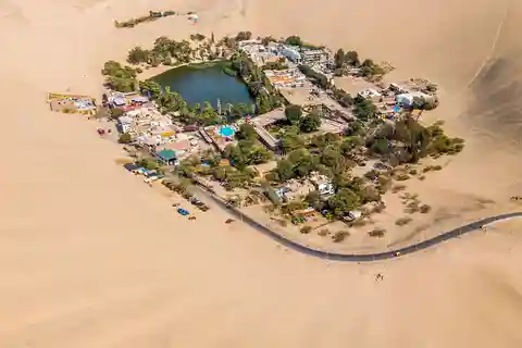 Depuis Lima : excursion dans les îles Ballestas et l'oasis de Huacachina