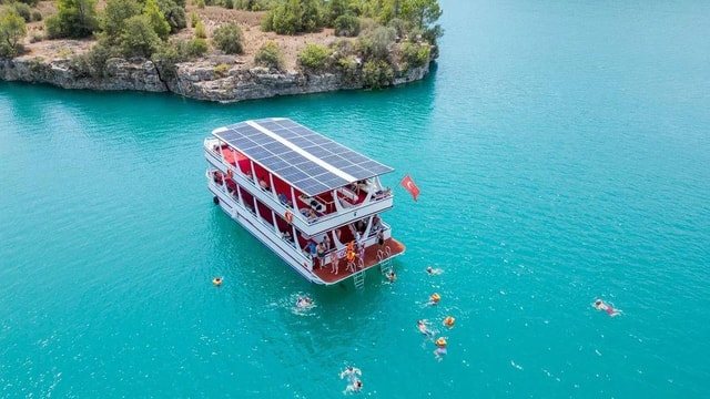 Side: All-Inclusive Cabrio Bus Tour Around Green Canyon/Lake