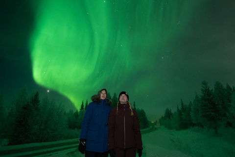 Rovaniemi: Coffee under Northern Lights & Professional Photo