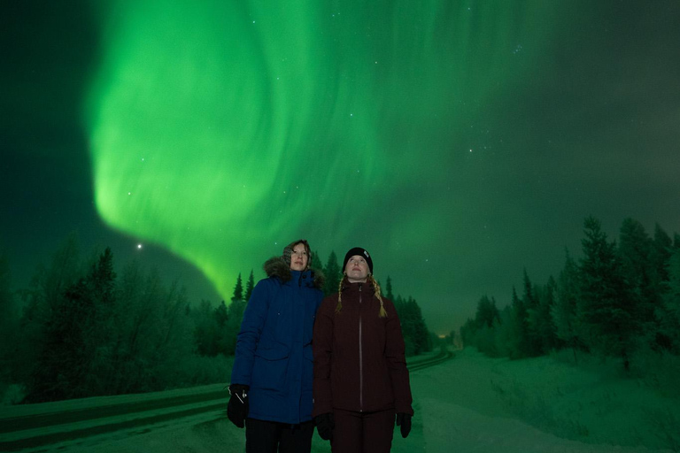 Rovaniemi: Coffee under Northern Lights & Professional Photo