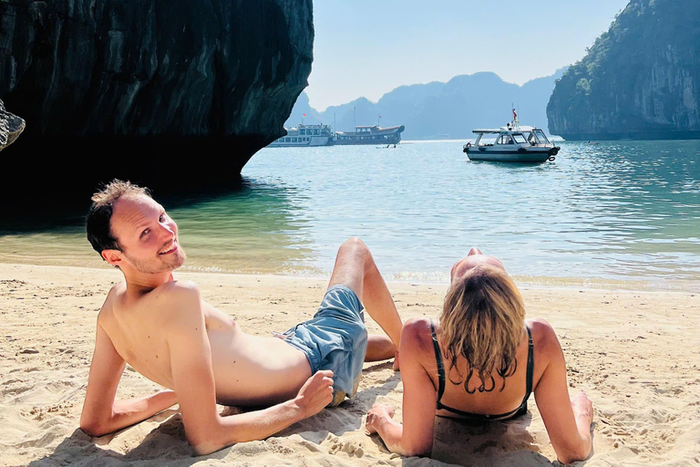 2-tägige Ha Long Bay Island Cruise Tour mit einem 3-Sterne-Kreuzfahrtschiff