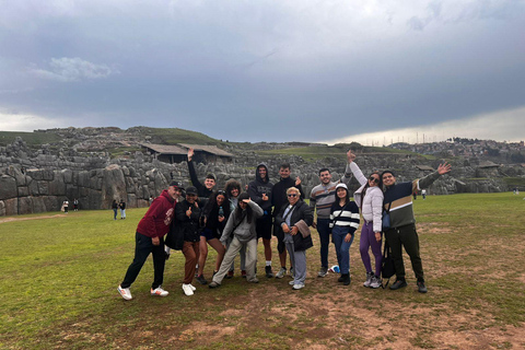 Cusco: City Tour Tour de Medio Día con Sacsayhuamán y Q’enqo Cusco: Morning City Tour with an Andean Dance Experience