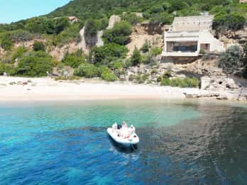 Golfo Aranci mezza giornata in gommone: Capo Ceraso, Molara e delfini