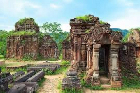 Hoi An: Excursión al Santuario de My Son con paseo en barco