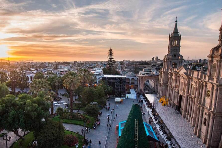 Arequipa: Medio Dia Walking Tour Privado + Monasterio de Santa Catalina