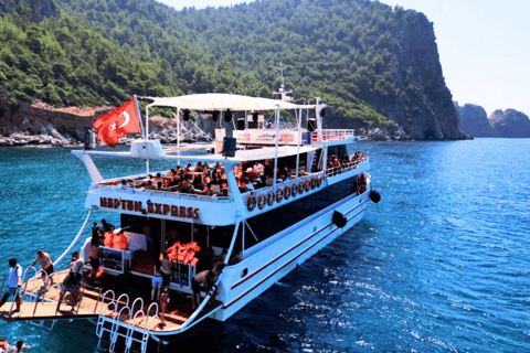 Crociera sulla costa di Alanya: Sole, bagni e panoramiPunto d&#039;incontro nel porto di Alanya presso la barca