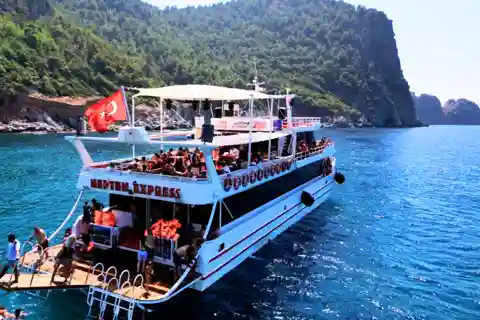 Cruzeiro pela costa de Alanya: Sol, natação e vistas panorâmicas