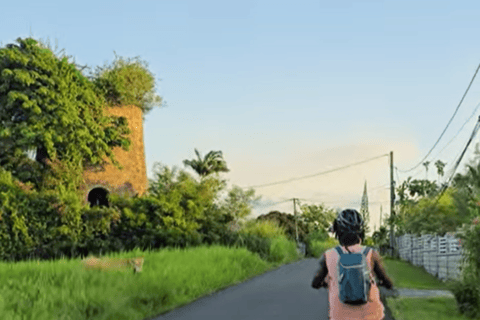 Explore Pointe des Châteaux on an electric bike