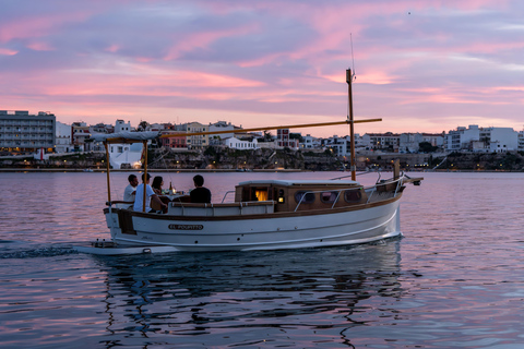 Romantic Private Tour of the Port of Mahón – Classic Llaut Romantic private tour of the Port of Mahón - Classic Llaut