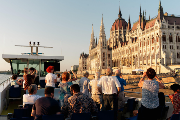 Budapest: Sightseeingbåtkryssning dagtid