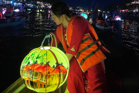 Descubre la ciudad antigua de Hoi An por la nocheDescubre Hoi An de noche