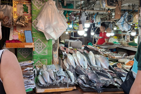 Manila: Market Tour and Filipino Cooking Class