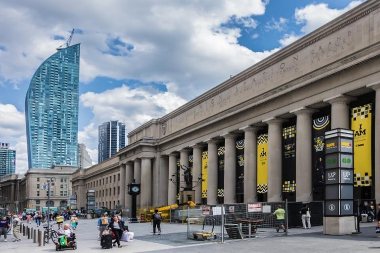 Toronto: Rundvandring i centrum Rundvandring i centrum med CN Tower och guidad kryssning