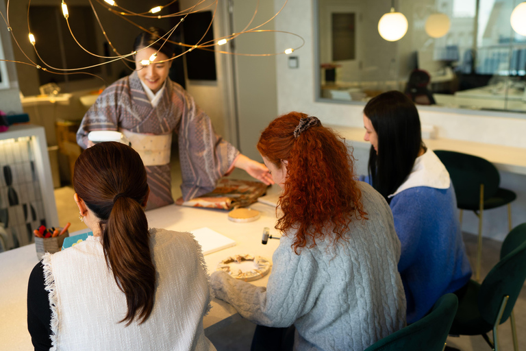 Tokyo: Kimono Art Workshop with an Instructor