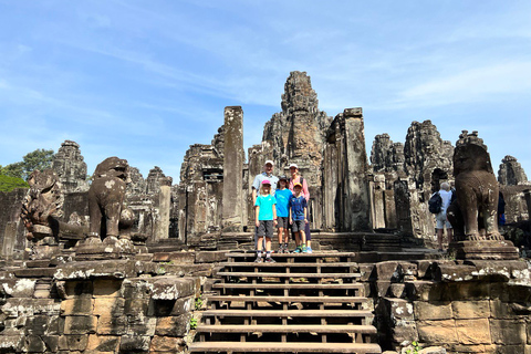 Passeio de bicicleta ao nascer do sol em Angkor Wat com almoço incluído