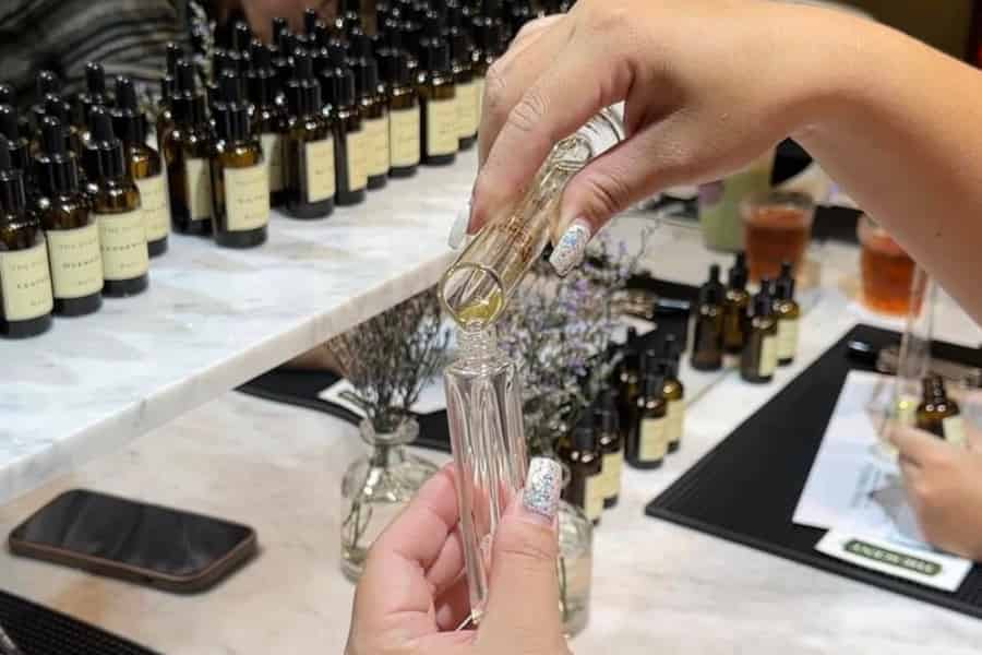 Ho-Chi-Minh-Stadt: Parfüm-Workshop mit dem Duft von Saigon. Foto: GetYourGuide