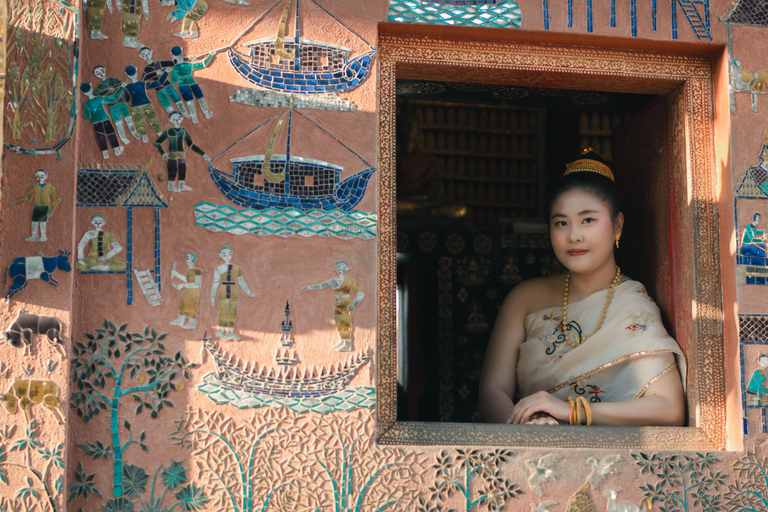 Luang Prabang: Traditional Clothing Photoshoot Experience