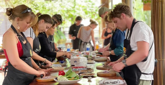 Market Tour, Basket Boat Ride & Cooking Class by Hangcoconut