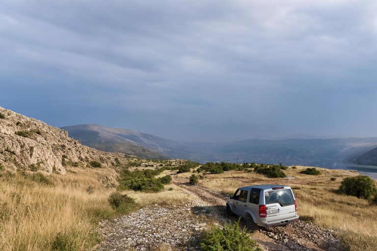 Tirana: Private SUV Tour with Dajti Mountain Visit