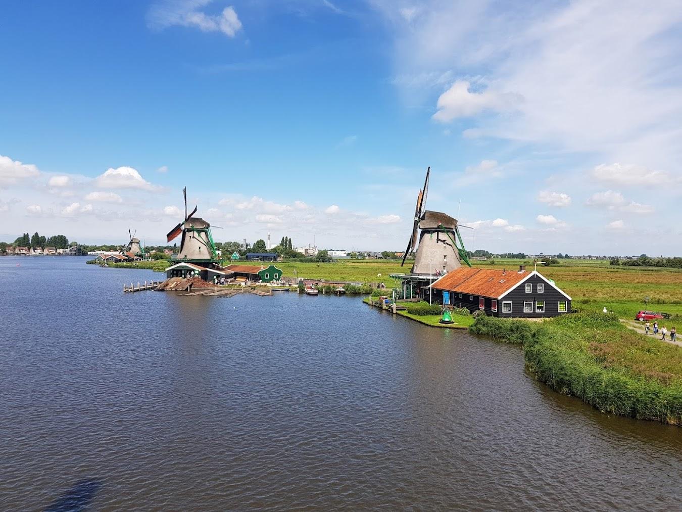 Private Tour durch Zaanse Schans und Giethoorn + 1-stündige Kanalrundfahrt