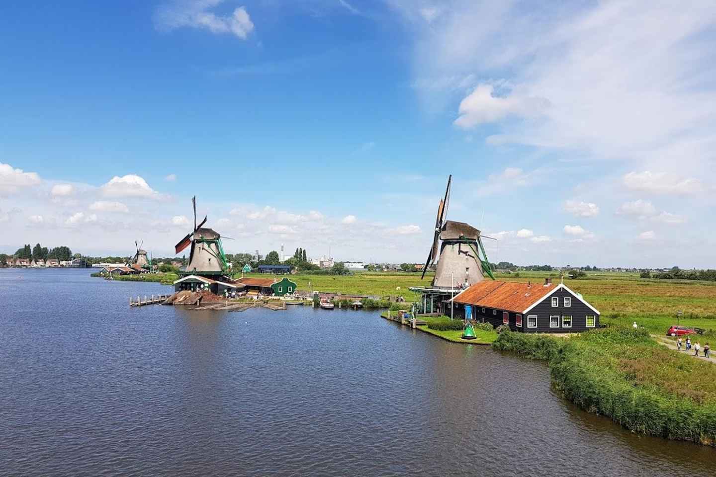 Zaanse Schans and Giethoorn Private Tour + 1-Hr Canal Cruise