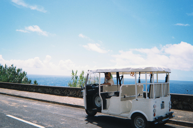 蓬塔德尔加达：电动嘟嘟车城市观光之旅